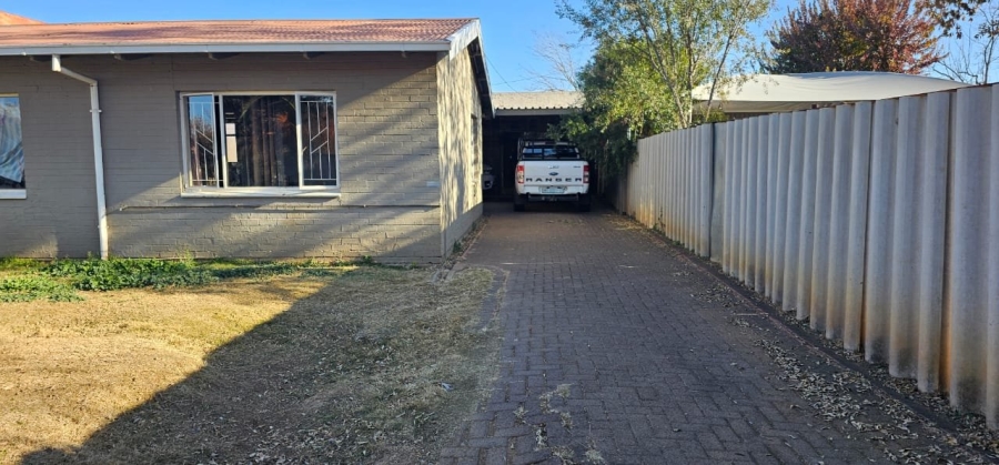 4 Bedroom Property for Sale in Brandwag Free State